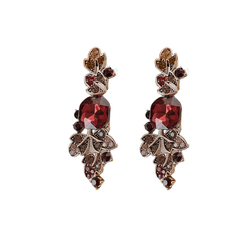 Collana pendente a foglia quadrata stile vintage con intarsio in strass su catena in rame placcato per donna