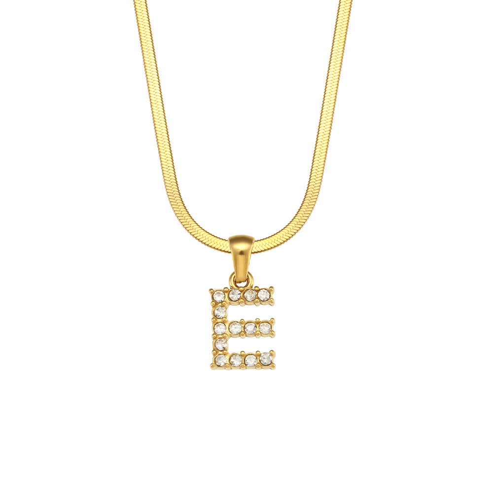 Collana Minimalista con Ciondolo a Lettera in Acciaio Inossidabile con Placcatura in Oro 18K e Zircone su Catena a Serpente Piatta per Donna