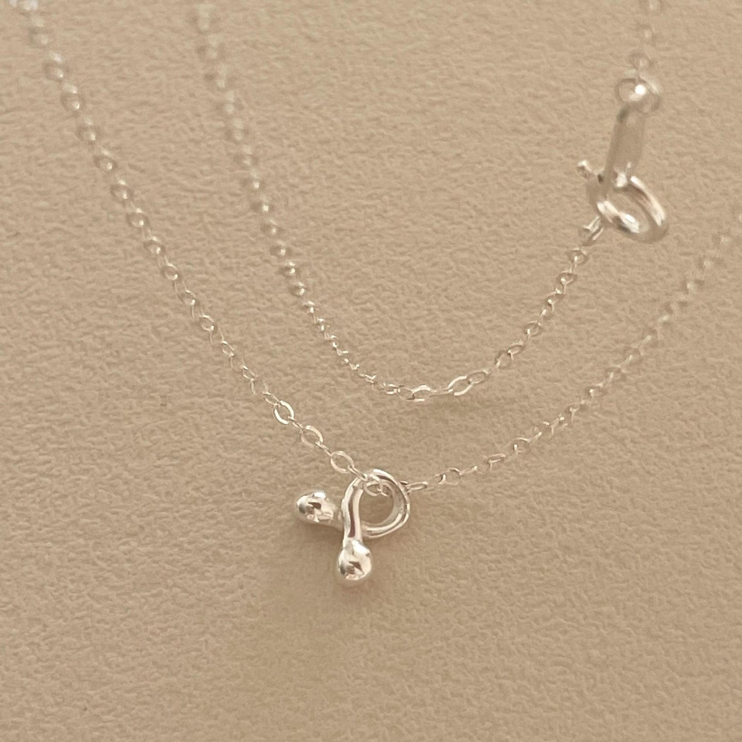 Collar de Plata de Ley 925 con Acabado Chapado, de Estilo Minimalista Geométrico y Forma de Caramelo