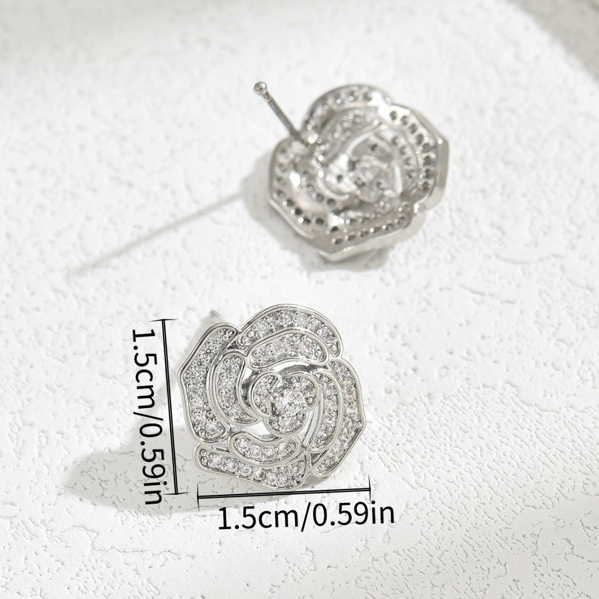 Orecchini da donna minimalisti con fiori freschi in rame con intarsio di zirconi e design a rosa