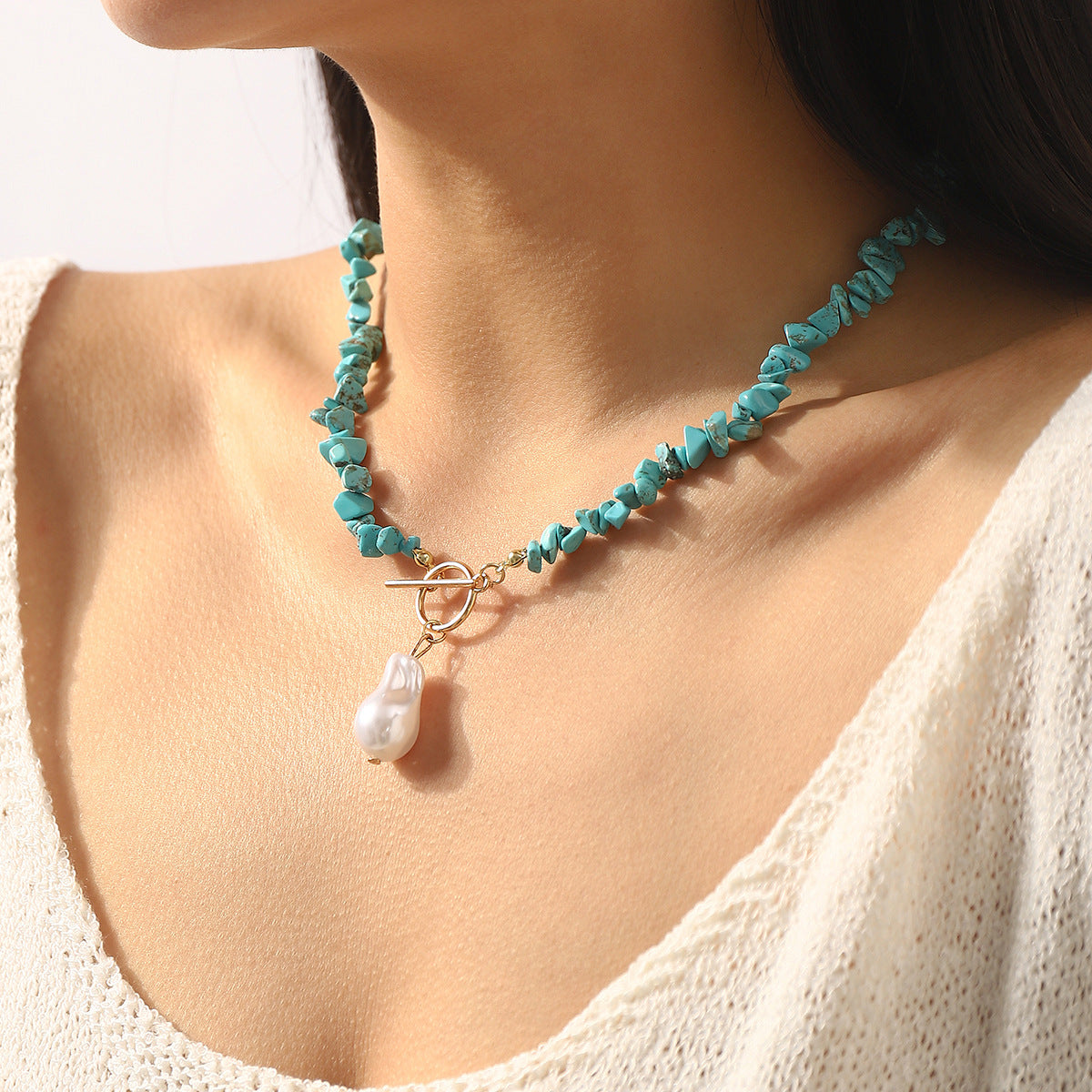 Collana pendente etnica vintage geometrica turchese e perle sintetiche con chiusura a ginocchietto