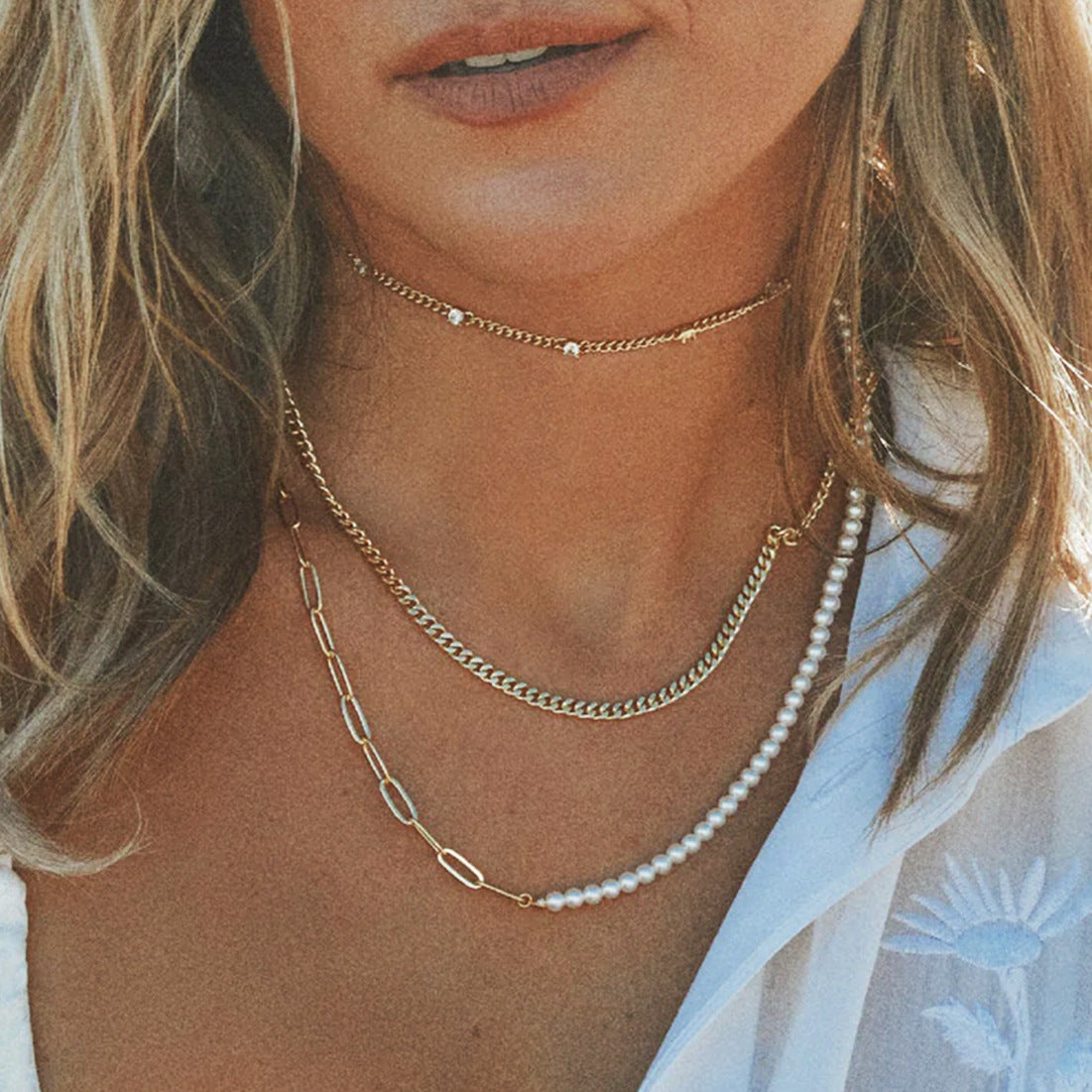 Collar con colgante de línea geométrica minimalista de acero inoxidable con acabado chapado para mujer