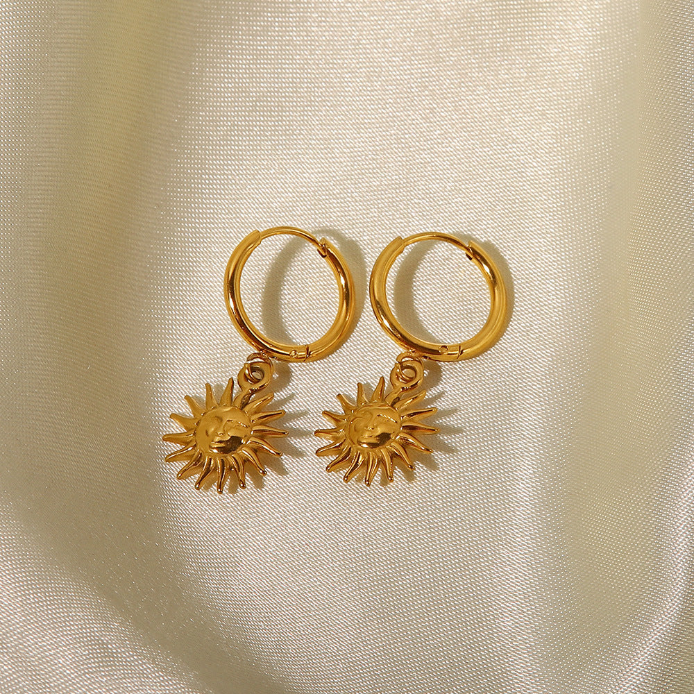 Orecchini da donna vintage in acciaio al titanio a forma di sole con placcatura in oro 18 carati e design geometrico