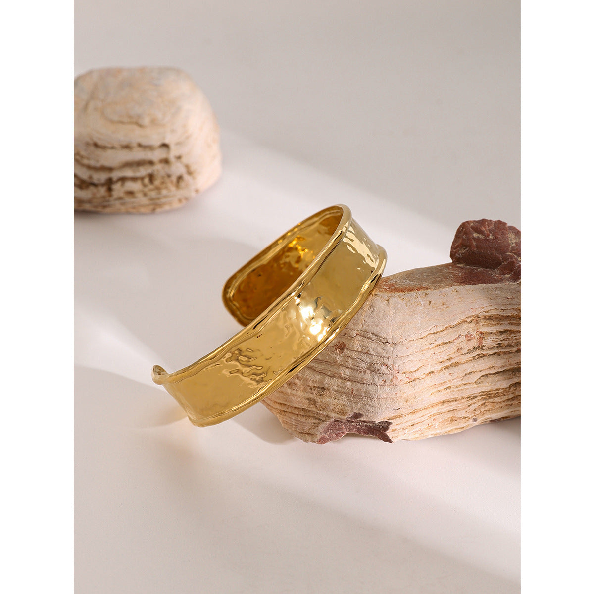 Bracciale a fascia aperta larga geometrica in acciaio inossidabile placcato oro 18 carati stile Ins