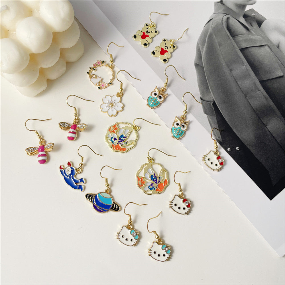 Cute Cartoon Cat Flower Bee Astronaut Stud Earrings for Women Alloy with Plating Finish Geometric Design
