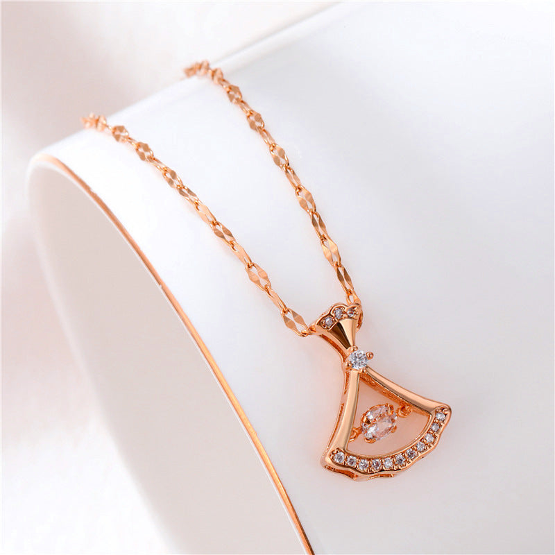Cute and Fresh Minimalist Geometric Pendant Necklace for Women in Titanium Steel with Rhinestone Inlay and Lip Chain Style