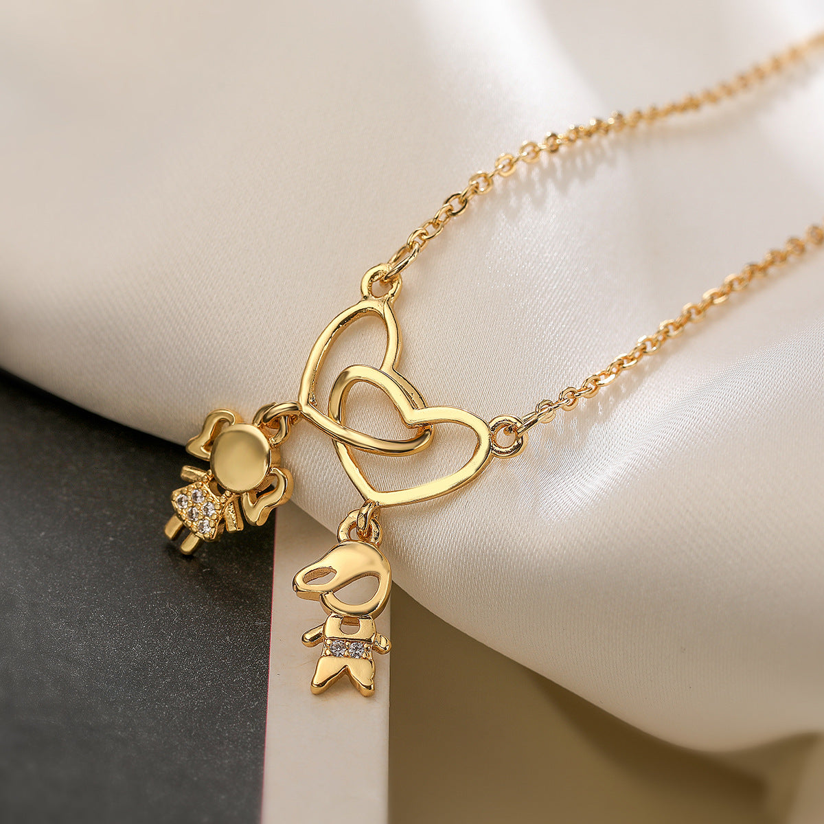 Minimalist Geometric Pendant Necklace for Women and Men, Copper Base with 18K Gold Plating and Zircon Inlay, Versatile Clavicle Chain