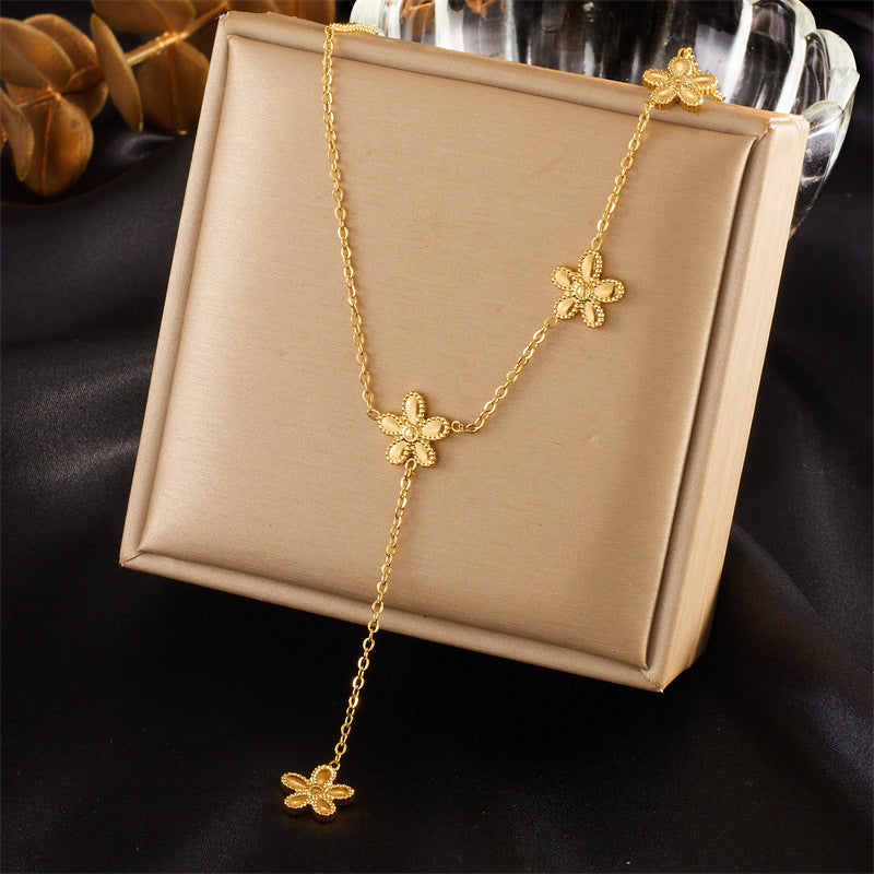 Collana Minimalista con Ciondolo a Fiore in Acciaio Inossidabile con Catena a Scatola