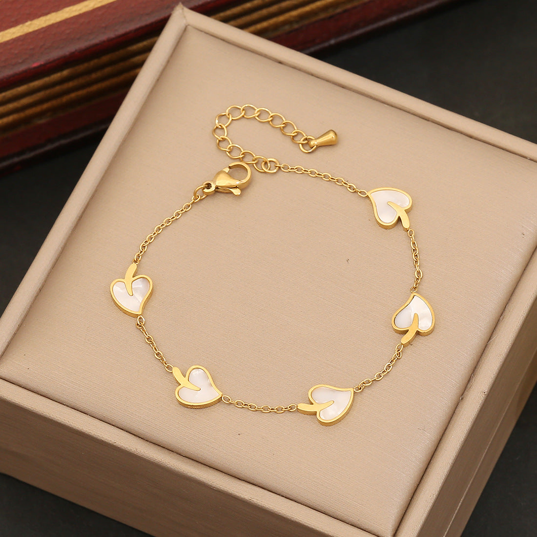 Collana da donna con ciondolo a cuore in acciaio inossidabile, stile OL, con finitura placcata e catena a maglie.