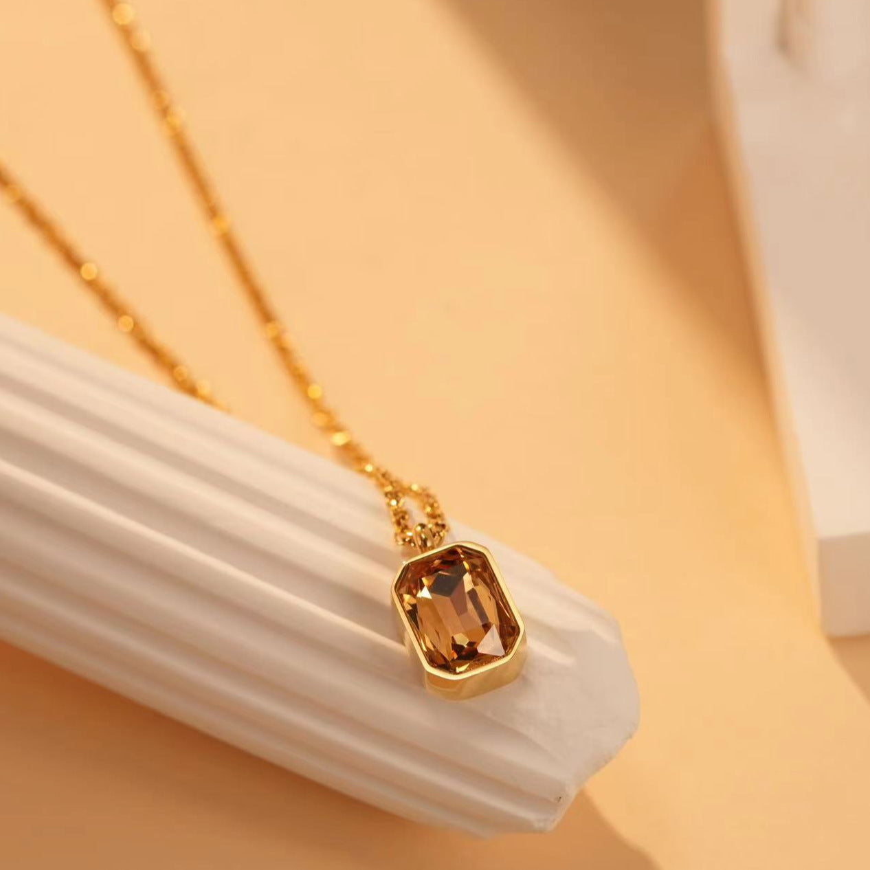 Minimalist Geometric Titanium Steel Square Pendant Necklace with Gold Plating for Women and Men, Delicate Clavicle Chain