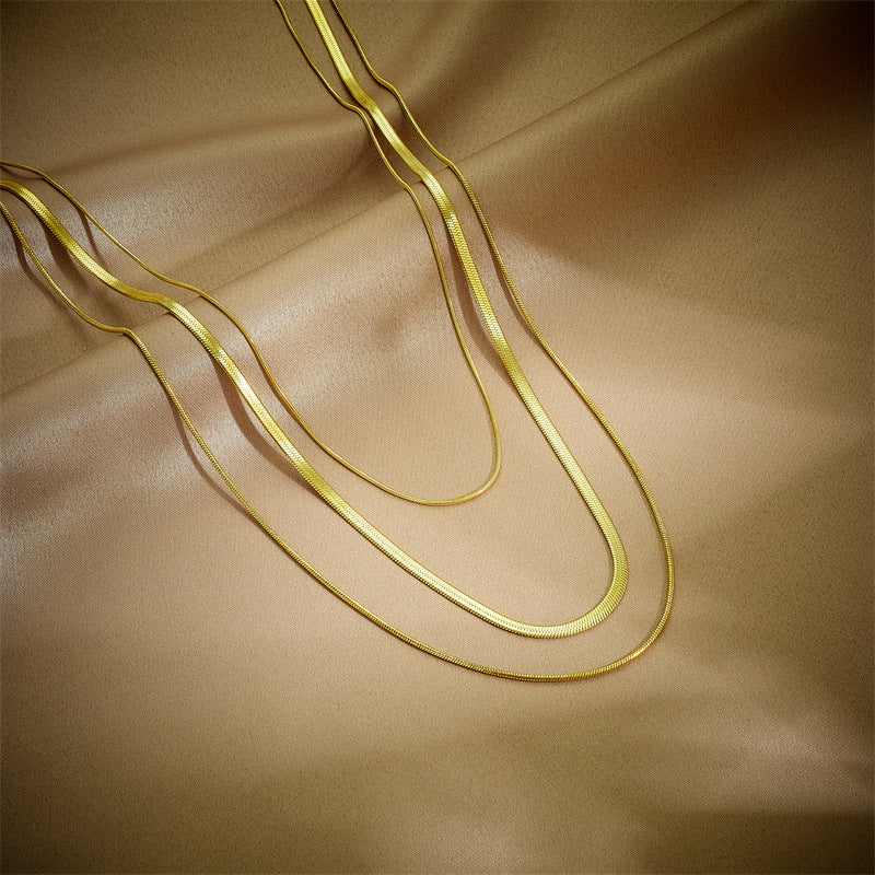 Collar Minimalista de Cadena de Serpiente Multicapa de Acero Titanio Tono Frío para Mujer