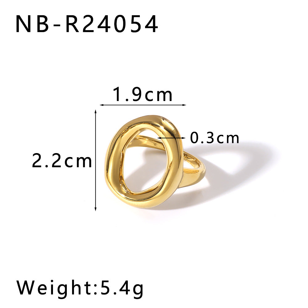Anello Geometrico Intagliato in Acciaio al Titanio con Linee Accentate Placcate Oro 18K per Unisex