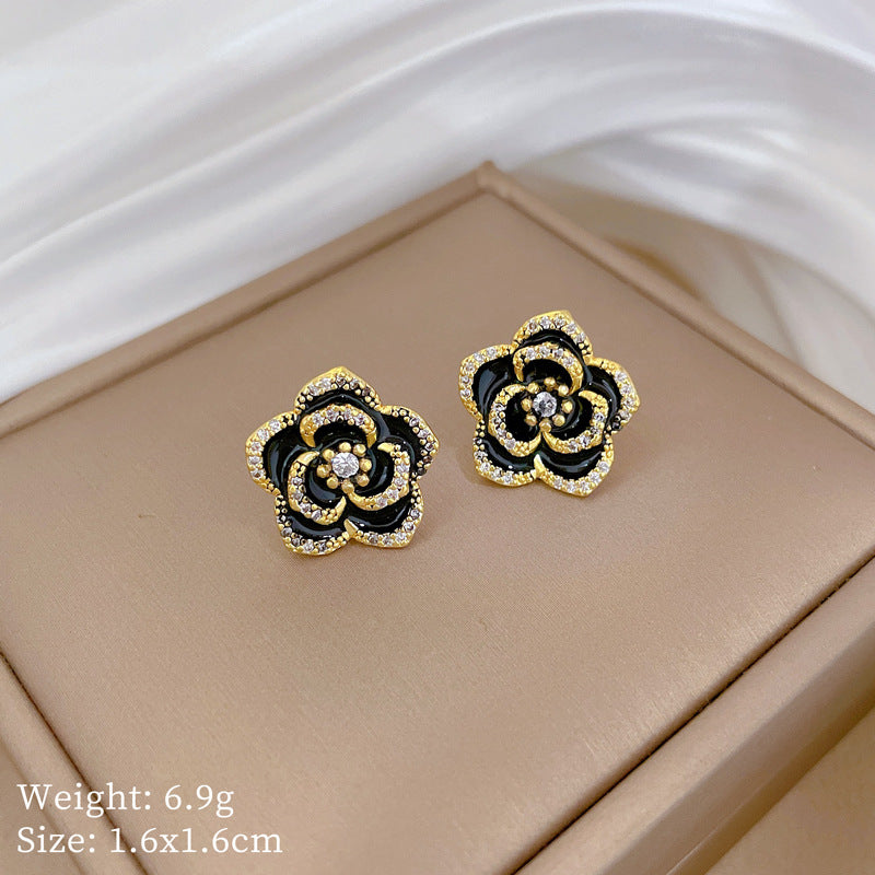 Charming Camellia-Shaped Enamel Pendant Necklace for Women with Titanium Steel Snake Chain, Lightweight and Elegant Locket Style