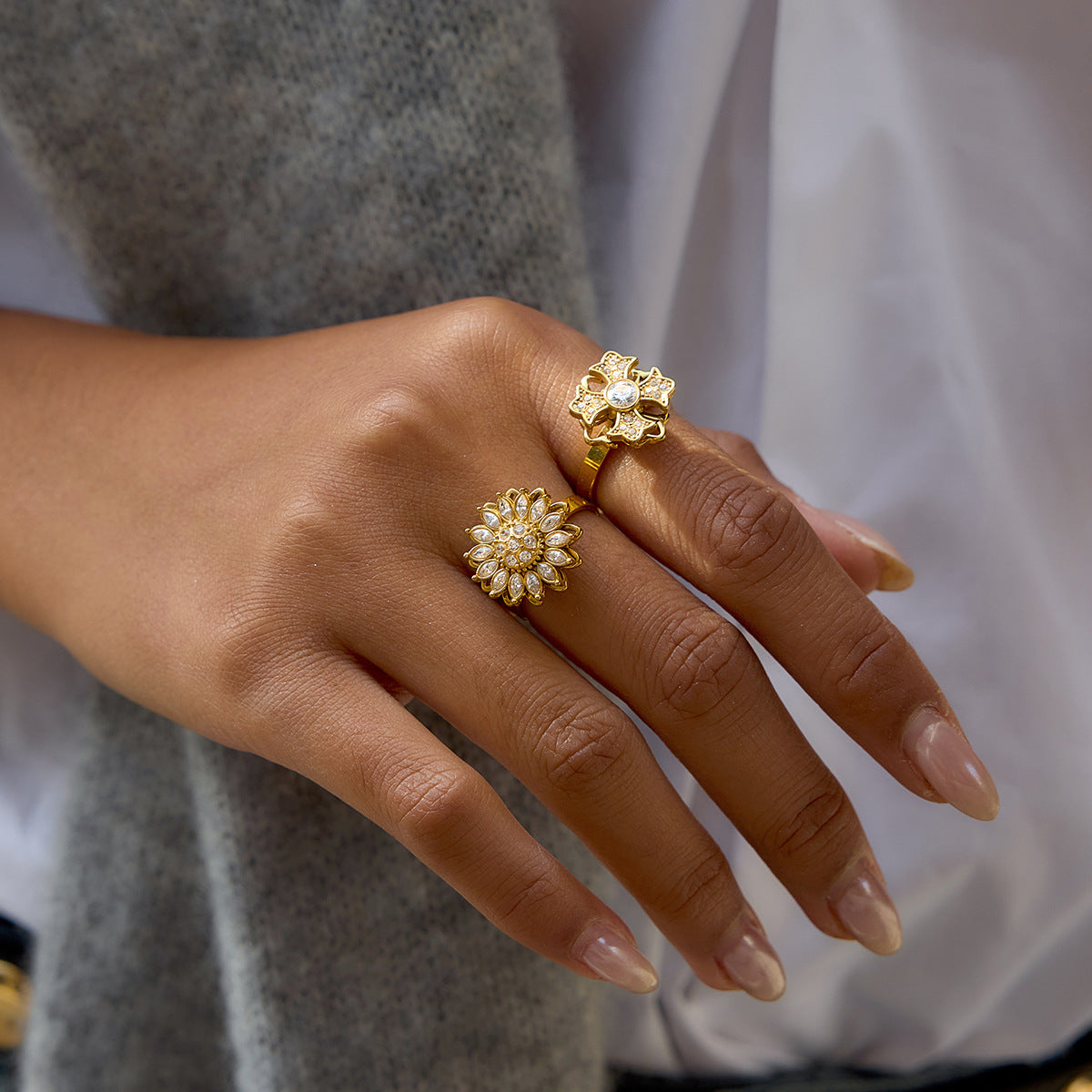 Anello Girevole in Acciaio al Titanio Geometrico Minimalista con Placcatura in Oro PVD da Donna