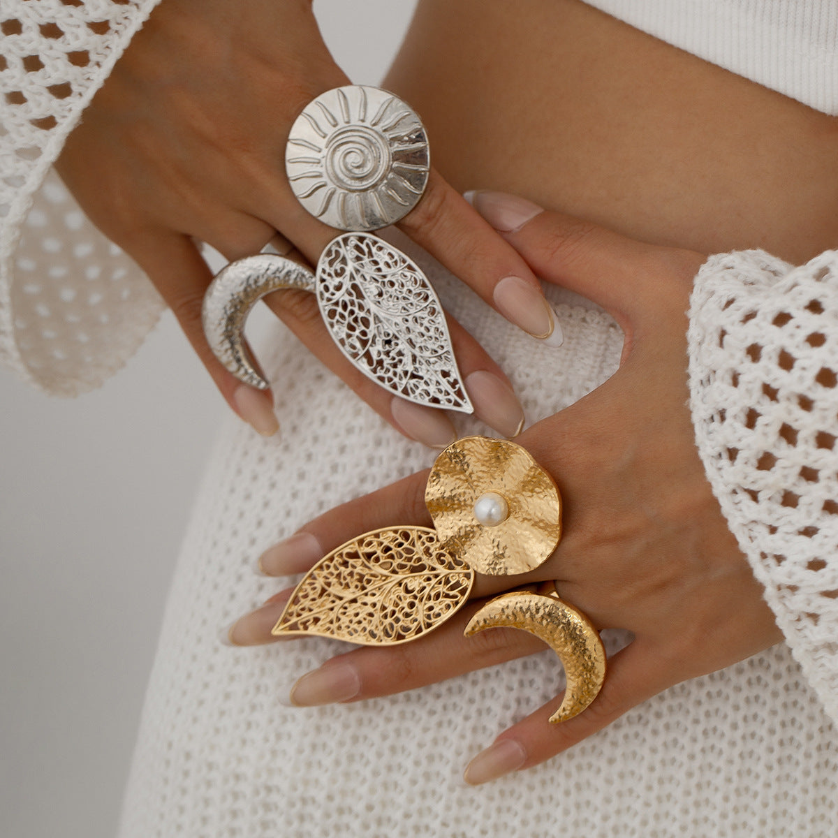 Anello aperto in lega minimalista a forma di girasole da donna con perle finte e motivo a foglia