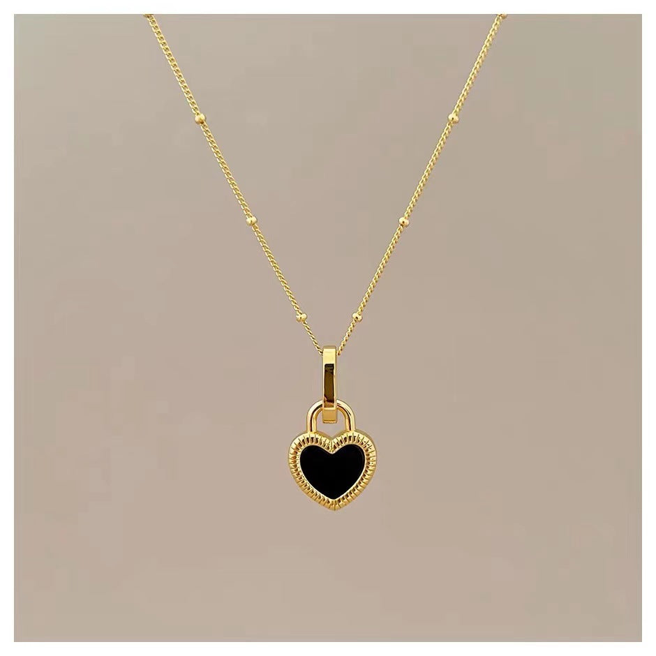 Retro Minimalist Heart-Shaped Titanium Steel Pendant Necklace with Gold Plating, Double-Sided Locket Style Clavicle Chain