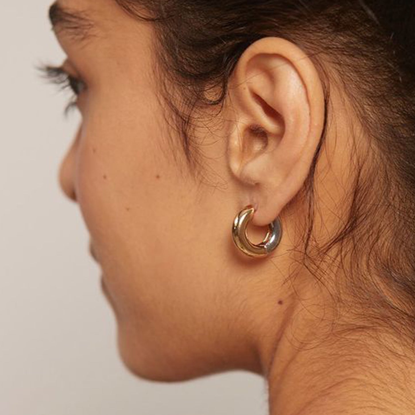Pendientes minimalistas geométricos en forma de anillo de acero inoxidable con baño de oro de 18 quilates