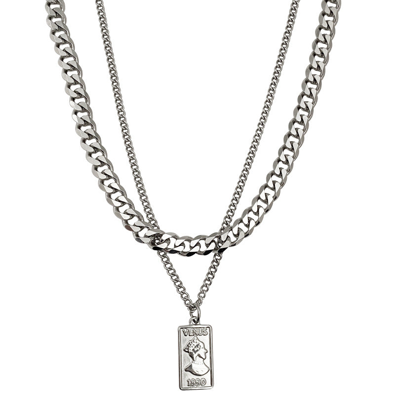 Collar con colgante geométrico minimalista de acero de titanio con acabado pulido para hombres y mujeres, cadena de eslabones cubanos en capas