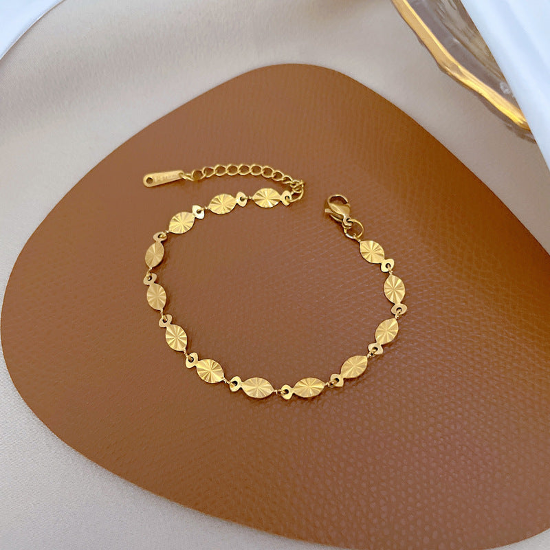 Oval Shiny Titanium Steel Chain Bracelet for Women Vintage Korean-Inspired Friendship Gift with Gold Plating and Water Wave Pattern