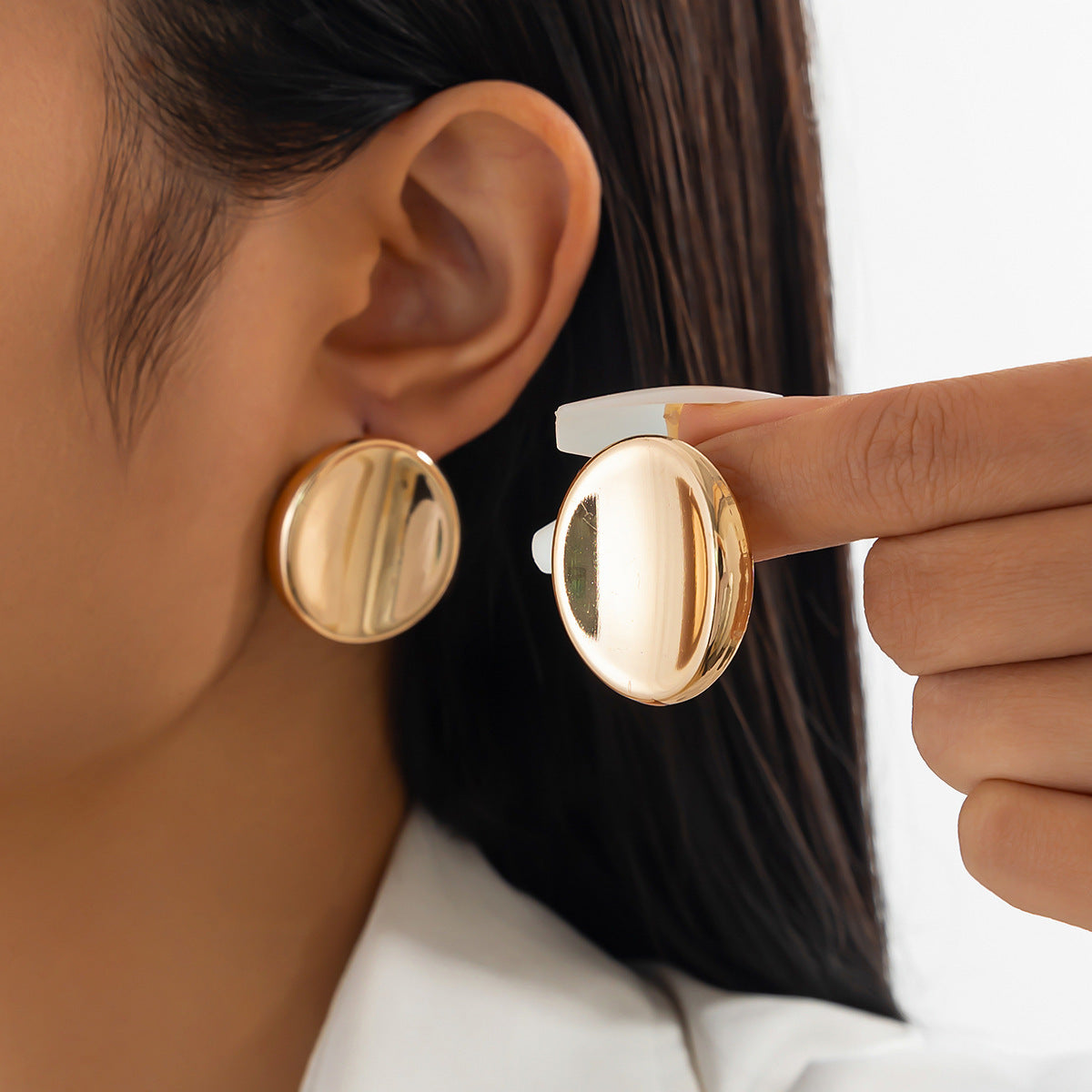 Minimalist Geometric Round Polished Alloy Stud Earrings with Irregular Wave Texture for Women