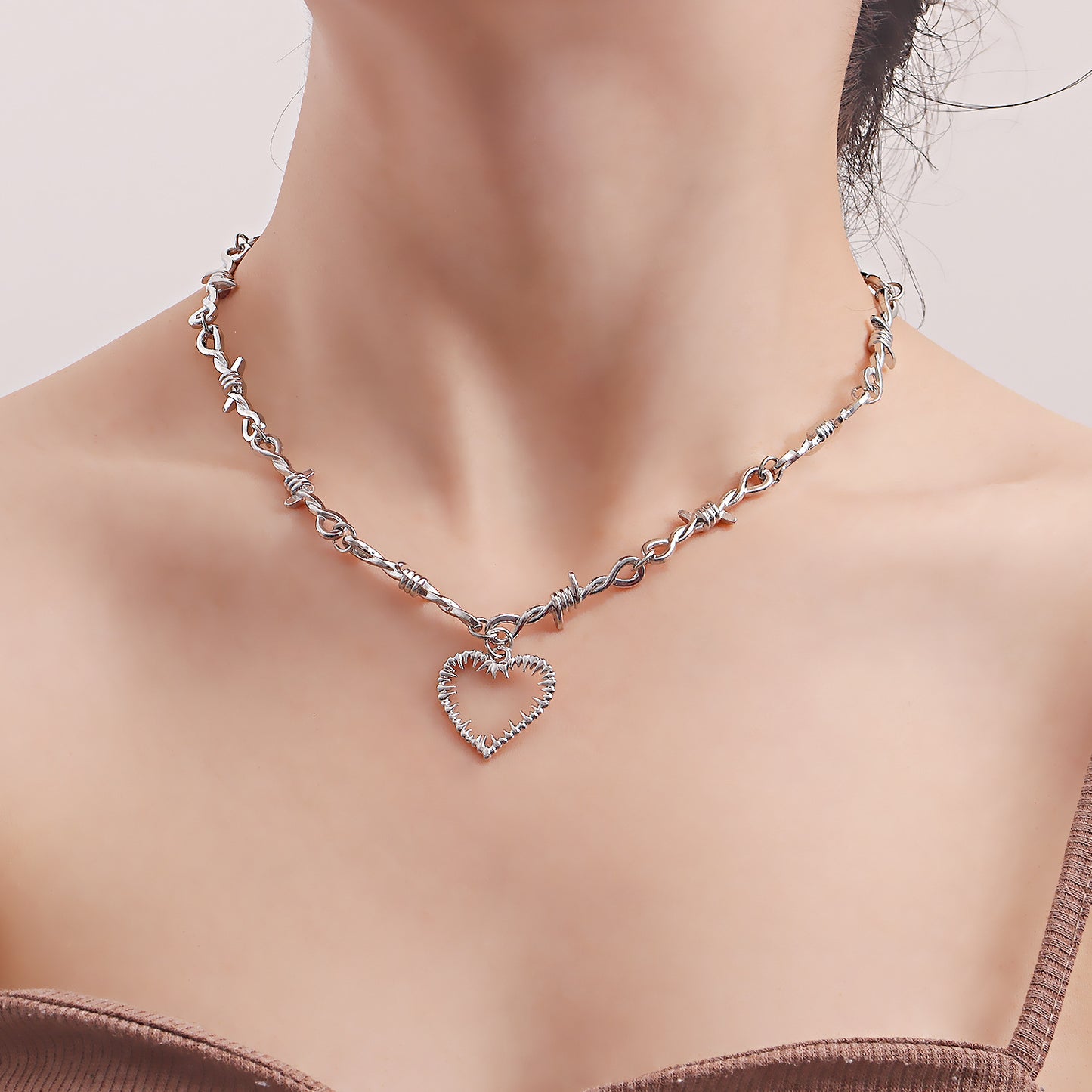 Edgy Heart-Thorn Pendant Necklace for Men and Women Alloy Plated Choker with Geometric Design
