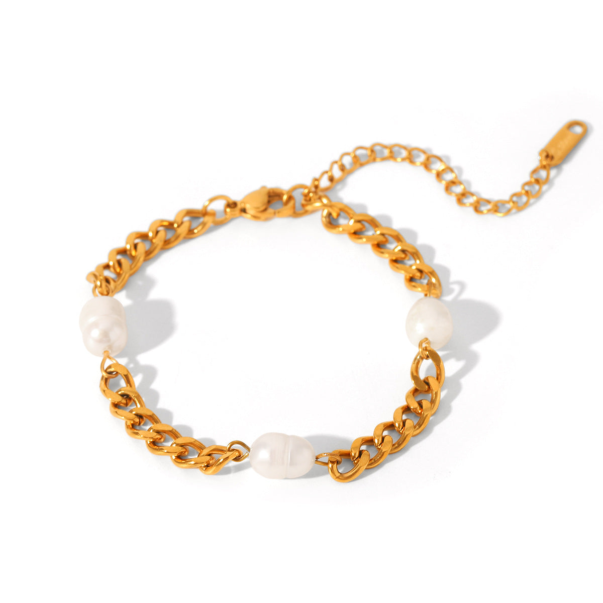 Elegant French Luxury Freshwater Pearl Bracelet for Women with 18K Gold Plated Stainless Steel Cuban Chain and Geometric Design