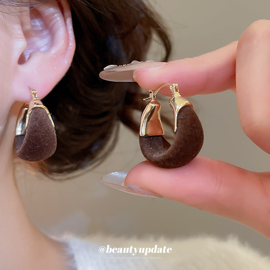 Vintage Flocked U-Shaped Geometric Earrings for Women with Plated Finish Minimalist Everyday Office Wear Luxury Ear Jewelry