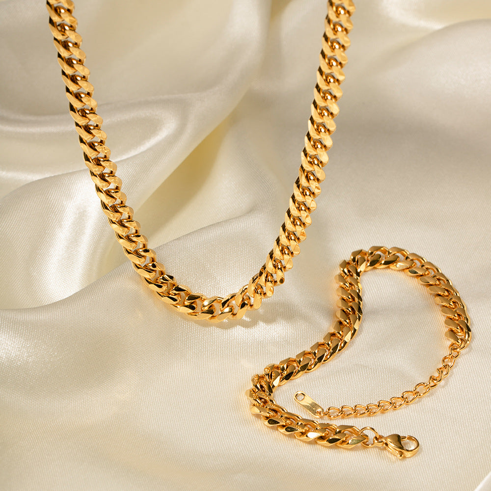 Collar con Colgante Geométrico Minimalista de Acero Inoxidable con Baño de Oro y Cadena de Serpiente para Mujer