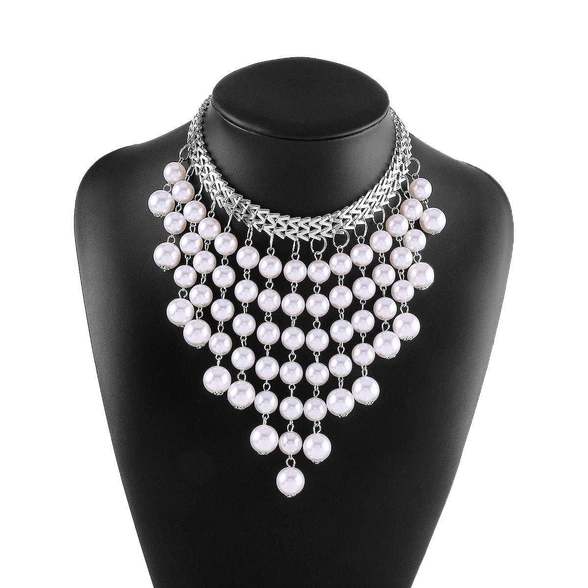 Sweet and Edgy Geometric Pearl Pendant Choker Necklace with Plated Iron Chain for Women