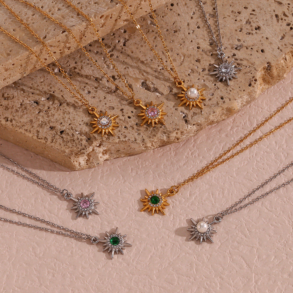 Collana con ciondolo a stella a otto punte con zirconi placcati oro 18 carati in acciaio inossidabile, stile minimalista, da donna