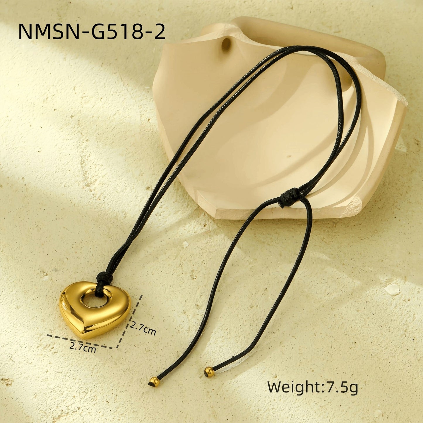 Collar Colgante Corazón Hueco Minimalista para Mujer en Acero Inoxidable con Acabado Chapado en Cordón de Cera Negra Ajustable