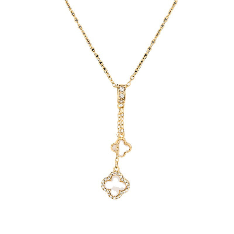 Collana con Pendente Minimalista Lusso Quadrifoglio in Acciaio al Titanio con Accenti di Strass e Finitura Placcata