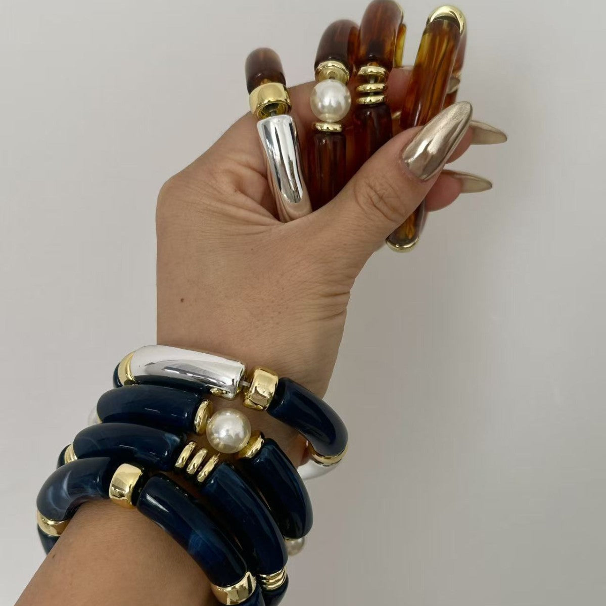 Bracciale Acrilico Vintage con Gradiente Geometrico placcato e Perline con design a Bambù