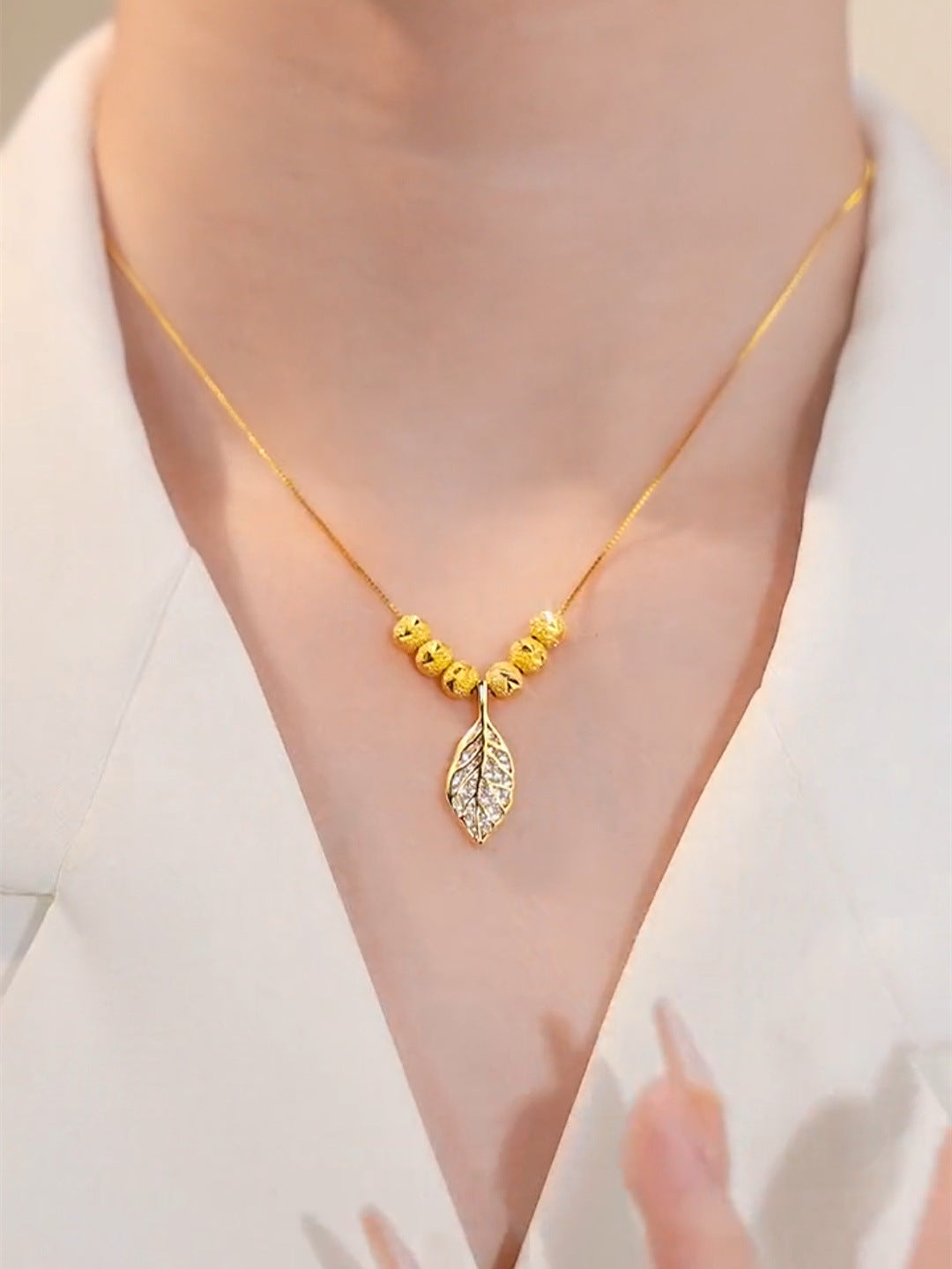 Collana da Donna a U alla Moda in Acciaio al Titanio con Finitura Lucida e Design a Catena Box