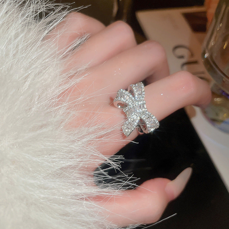 Anello elegante e geometrico ispirato alle perle con intarsio in zircone da donna, anello minimalista alla moda da dito indice, gioielli di lusso per le mani