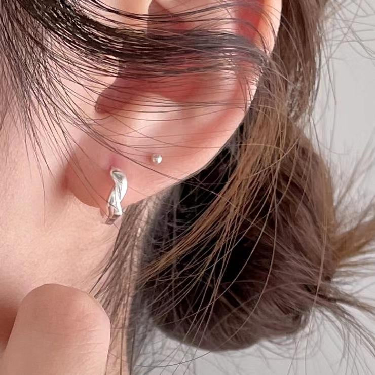 Orecchini a perno da donna minimalisti a goccia in argento sterling 925 con perle intarsiate a scacchi