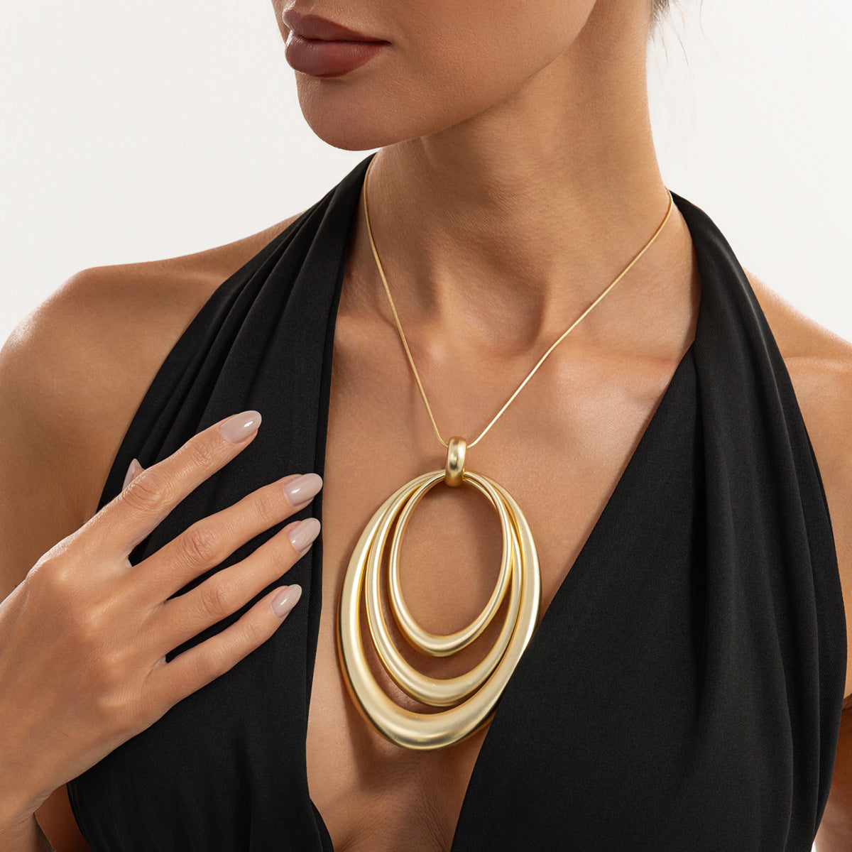 Minimalist Hip-hop Geometric Oval Zinc Alloy Pendant Iron Plated Necklace for Women