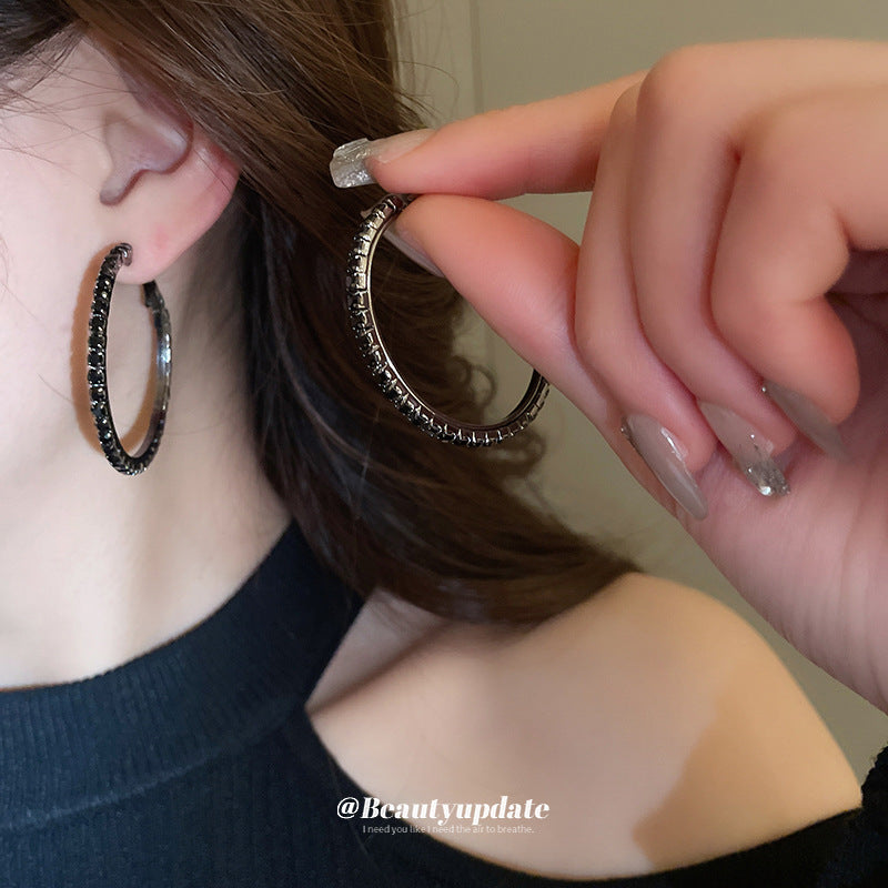 Orecchini a Cerchio da Donna in Rame con Strass Rotondi Geometrici e Fascino Minimalista di Lusso