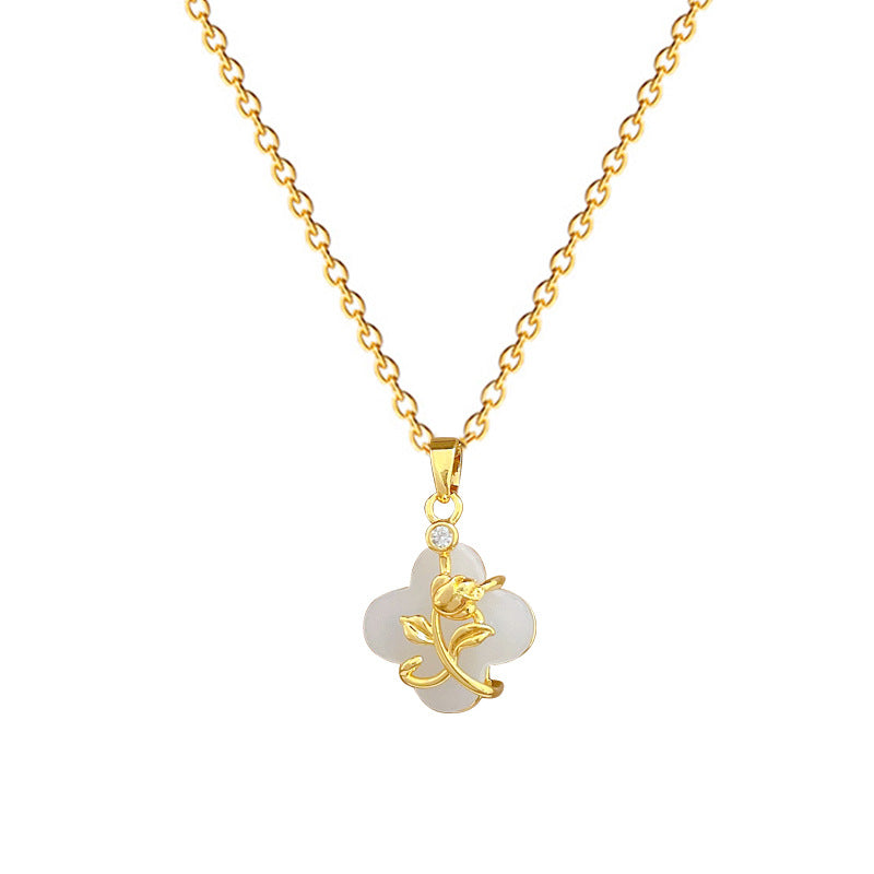 Natural Fresh Sweet Four-Leaf Clover and Rose Pendant Necklace for Women in Titanium Steel with Micro-Pave Rhinestone Accents on Clavicle Chain