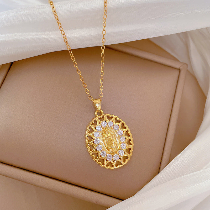 Elegant Egg-Shaped Portrait Pendant Necklace for Women with Rhinestone Inlay on Titanium Steel Chain