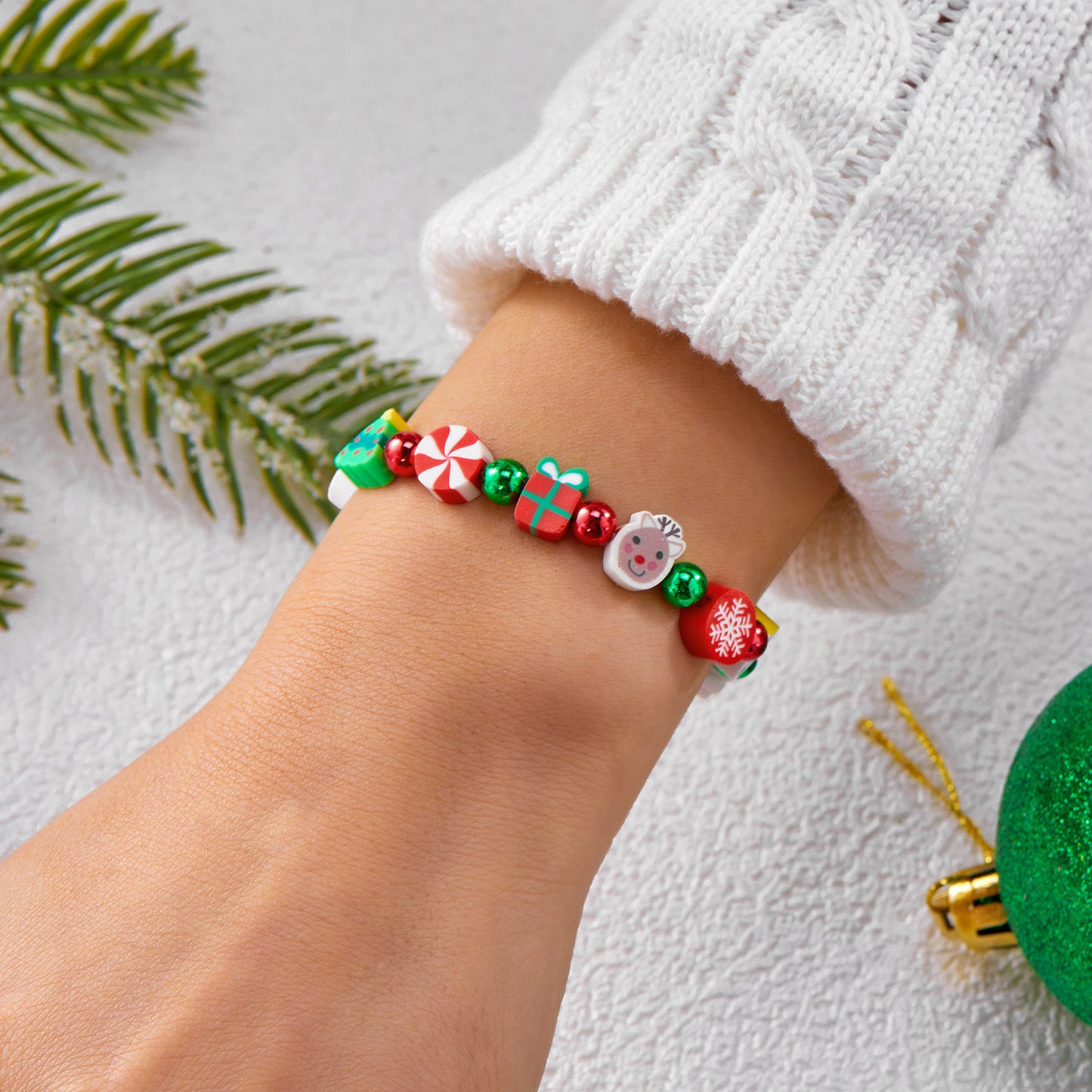 Pulsera navideña de arcilla polimérica hecha a mano con Papá Noel y muñeco de nieve para mujer con motivos festivos