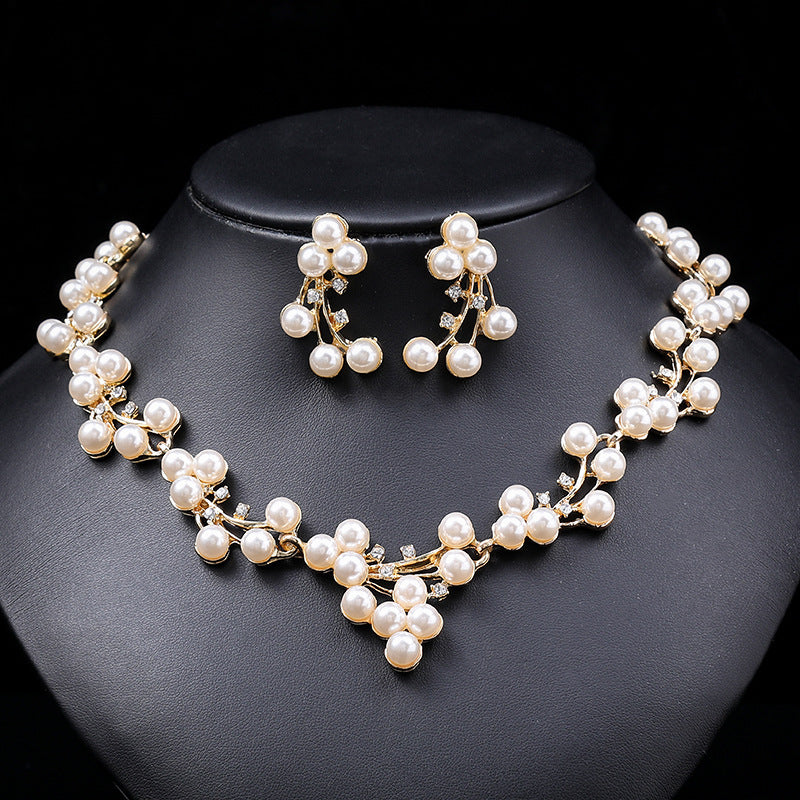 Chic Floral Pearl Pendant Necklace Set for Women Alloy Chain with Olive Branch and Flower Motifs Minimalist Elegant Layering Jewelry