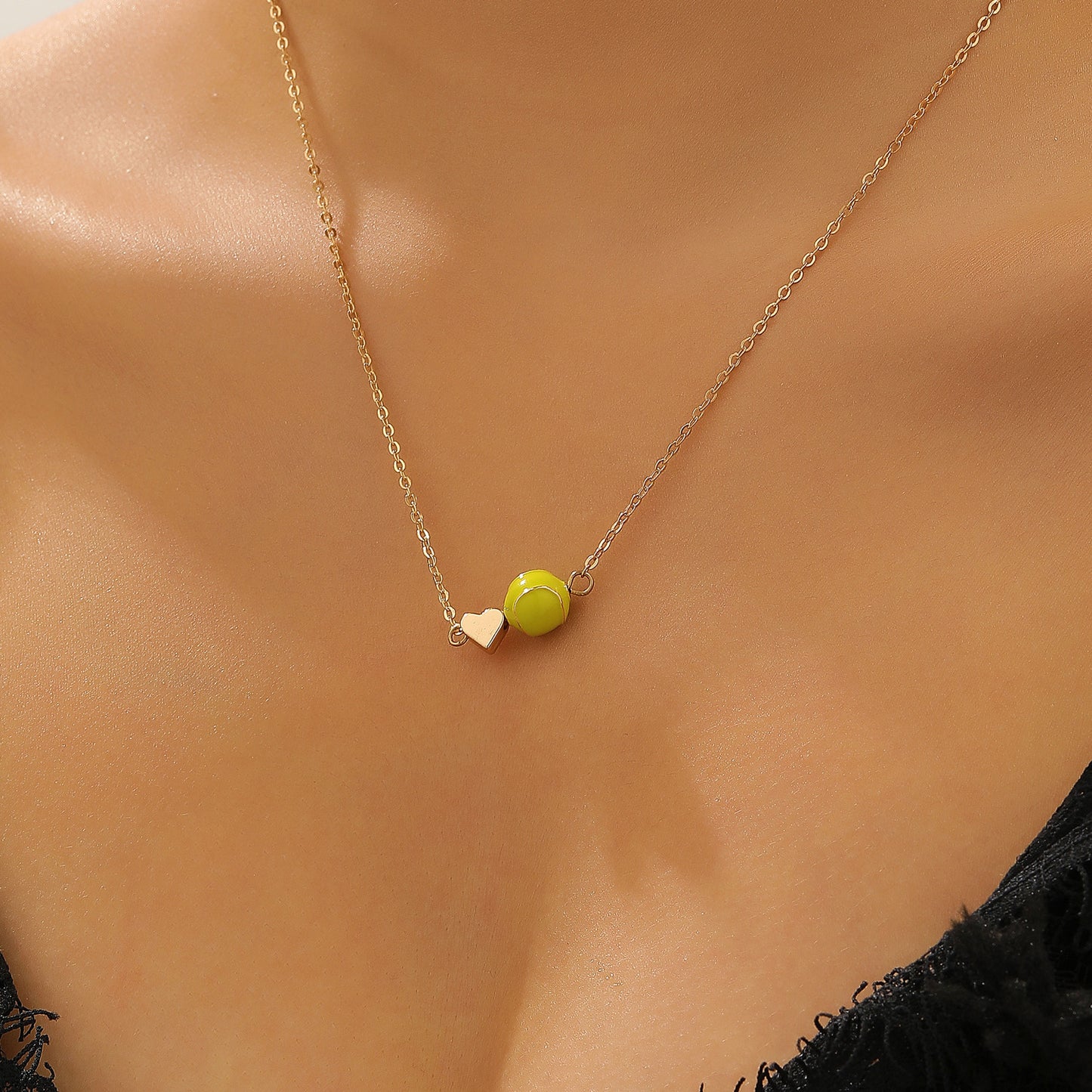 Collar deportivo geométrico de corazón de aleación de zinc chapado para mujer