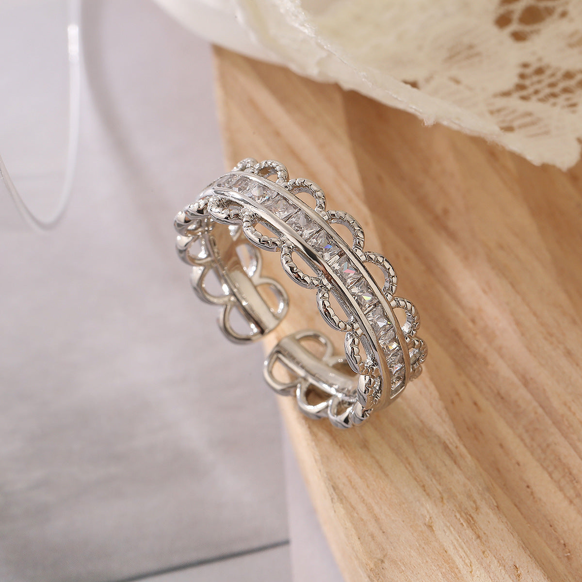 Anello Aperto Geometrico Minimalista da Donna in Rame con Zirconi Micro-Pavé