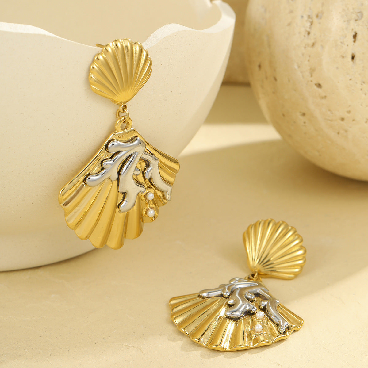 Elegantes pendientes de acero inoxidable con textura de coral y conchas marinas inspiradas en el océano, chapados en oro y plata para mujer