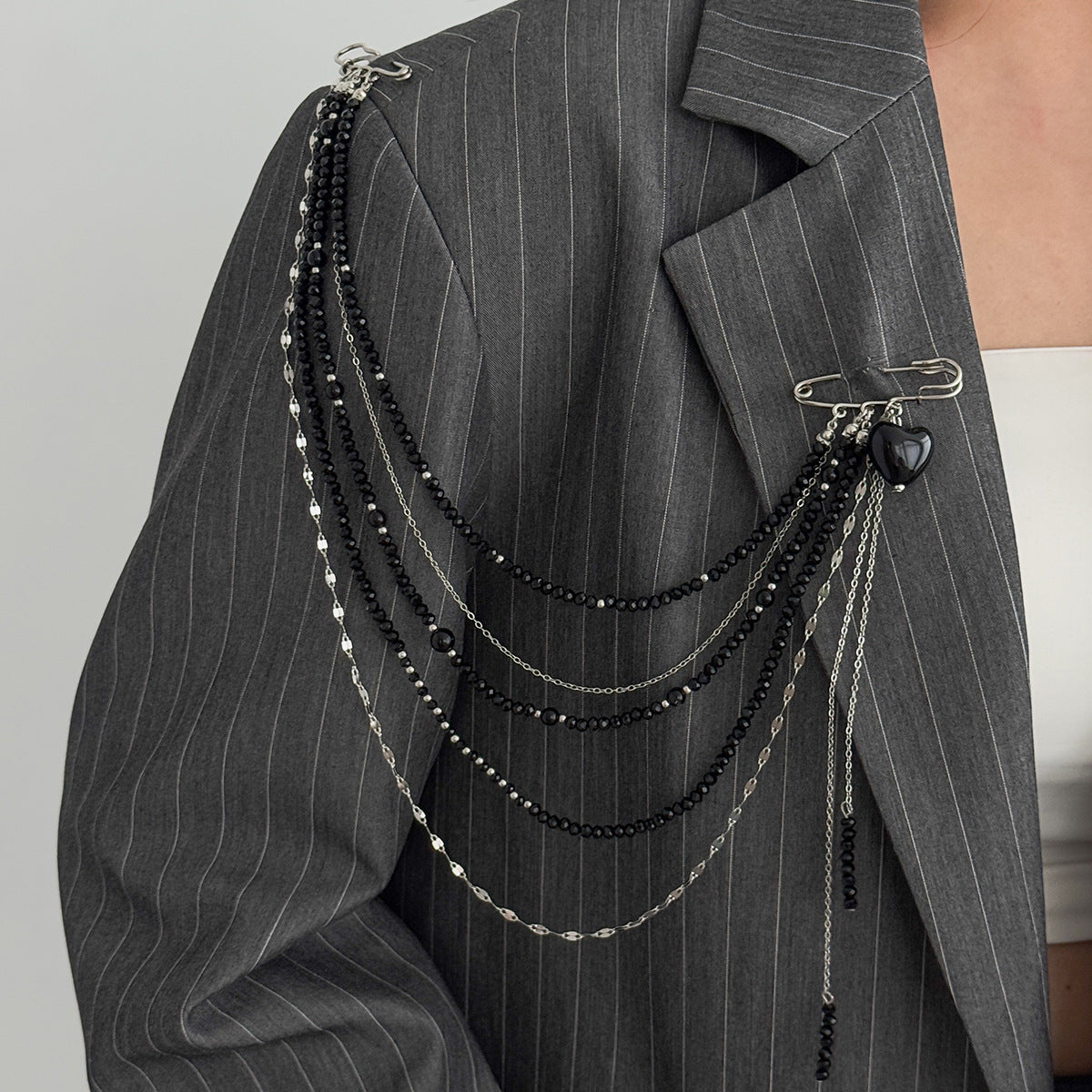 Hip-hop Star Plated Iron Brooch with Tassel Chain for Women