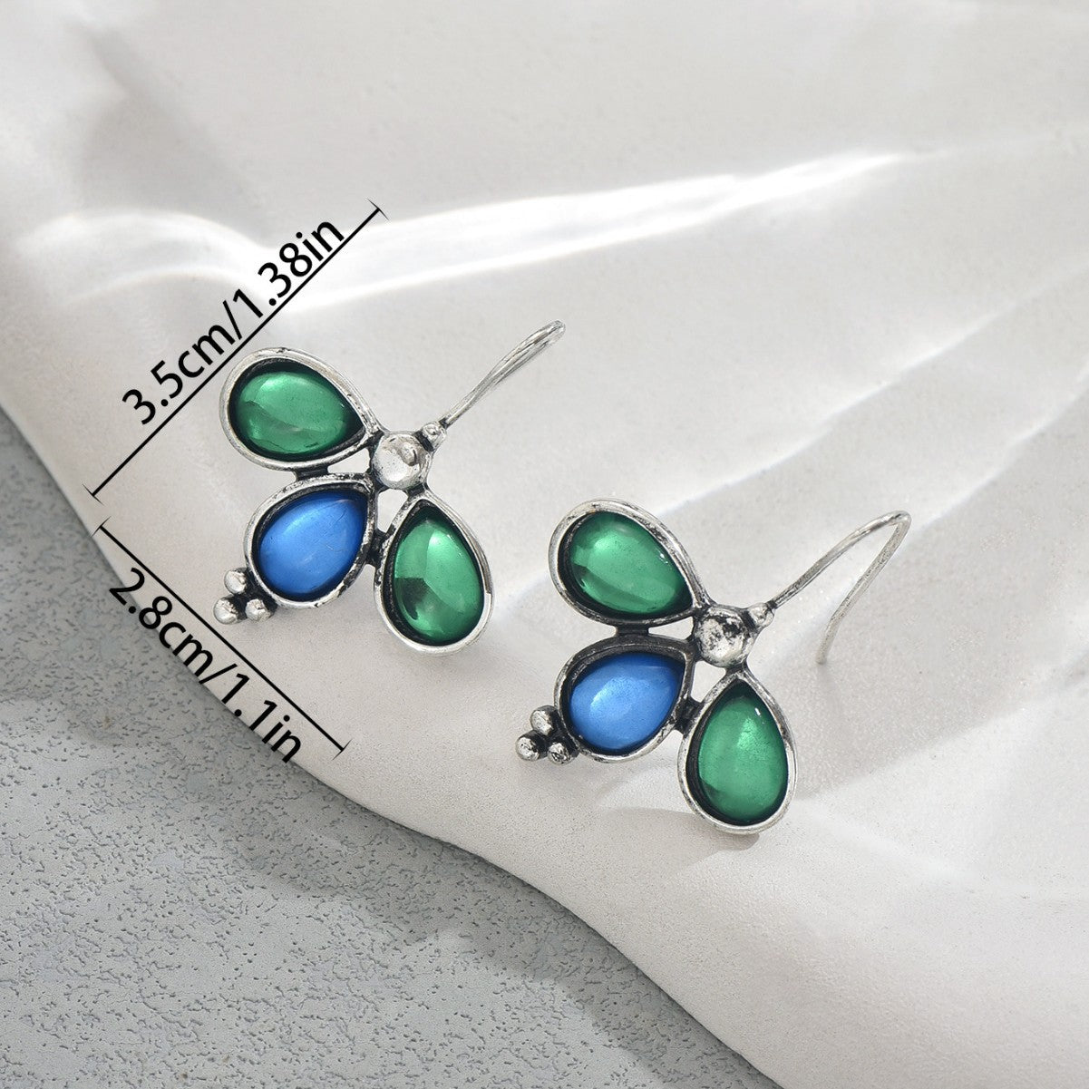 Pendientes de mujer de circonita geométrica vintage con elementos de diseño floral y circular