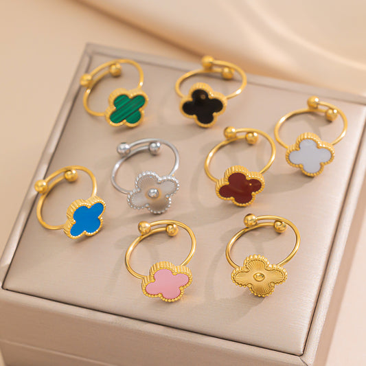 Anillo Ajustable Minimalista de Trébol de Cuatro Hojas de Acero de Titanio para Mujer con Acabado Hipoalergénico