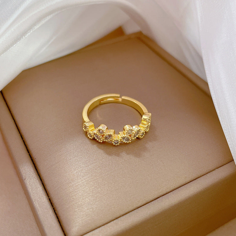 Anello in ottone a forma di corona in stile cartone animato con placcatura in oro e apertura regolabile da donna
