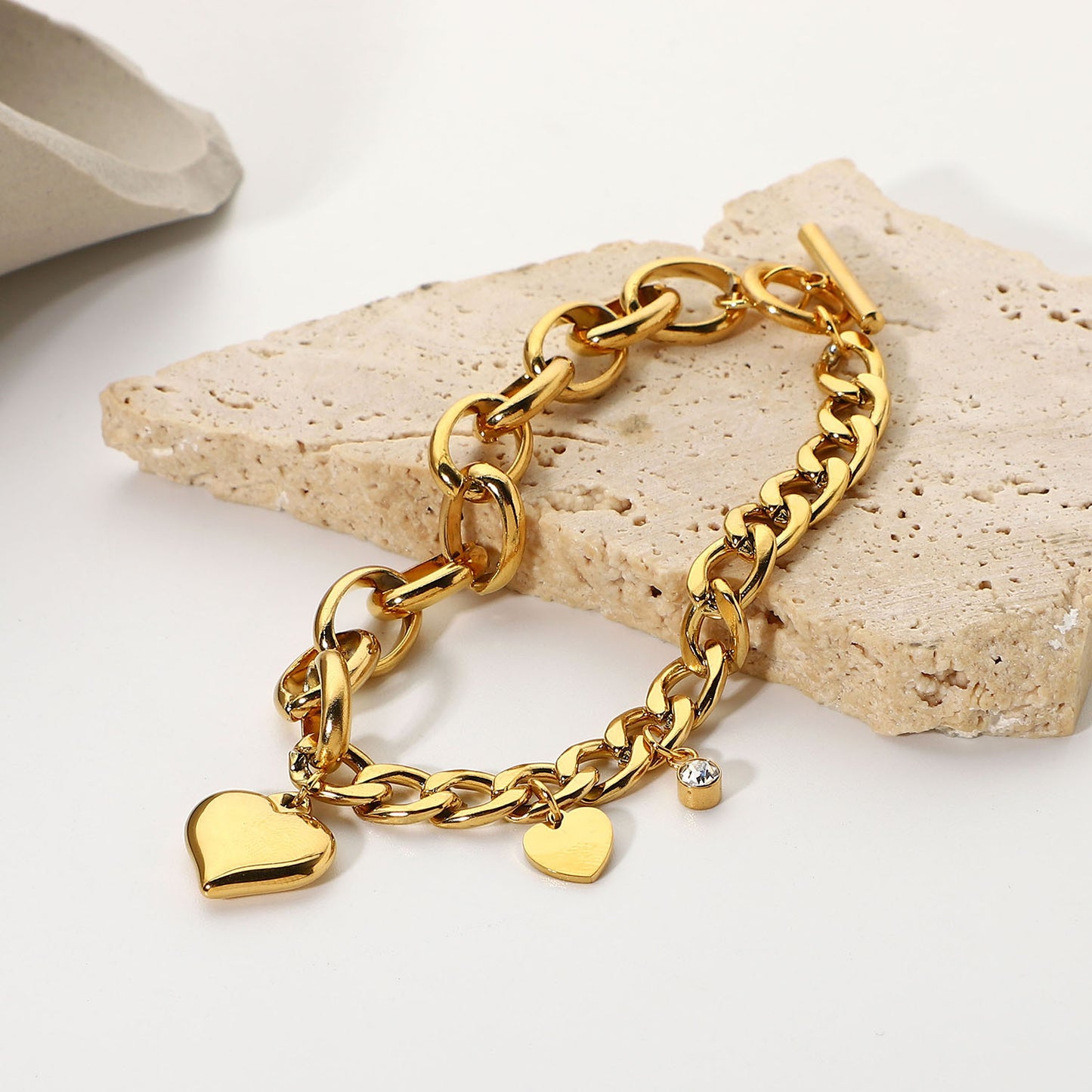 Ins Style Heart-Shaped Cubic Zirconia Pendant Bracelet with Oval Cuban Link Chain in 18K Gold-Plated Stainless Steel for Women